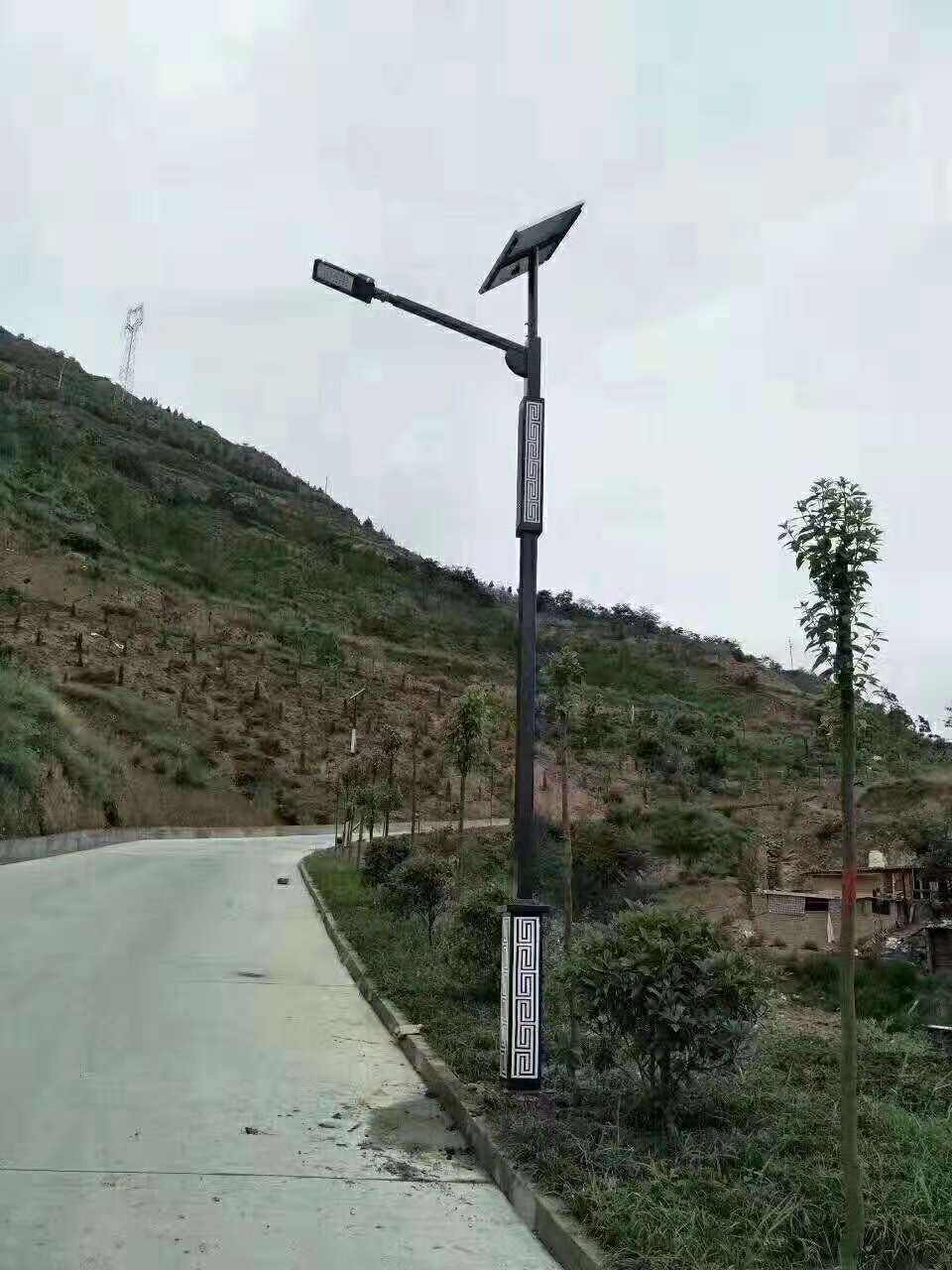 三角镇仿古太阳能路灯